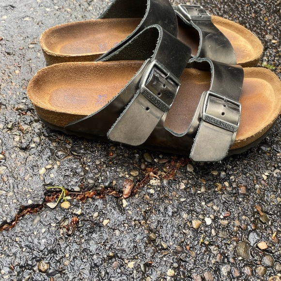 Birkenstocks 6.5 (37) - Picture 2 of 5